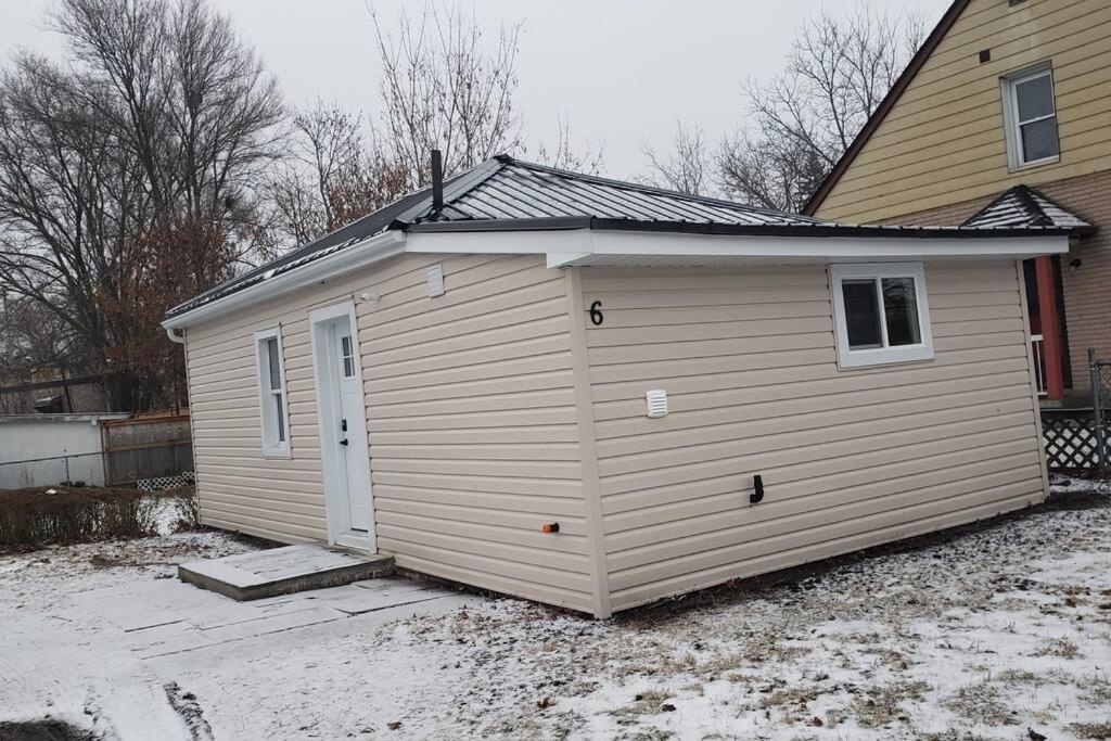 Cozy Home On A Quiet Street Minutes To Dt Kingston Exterior photo