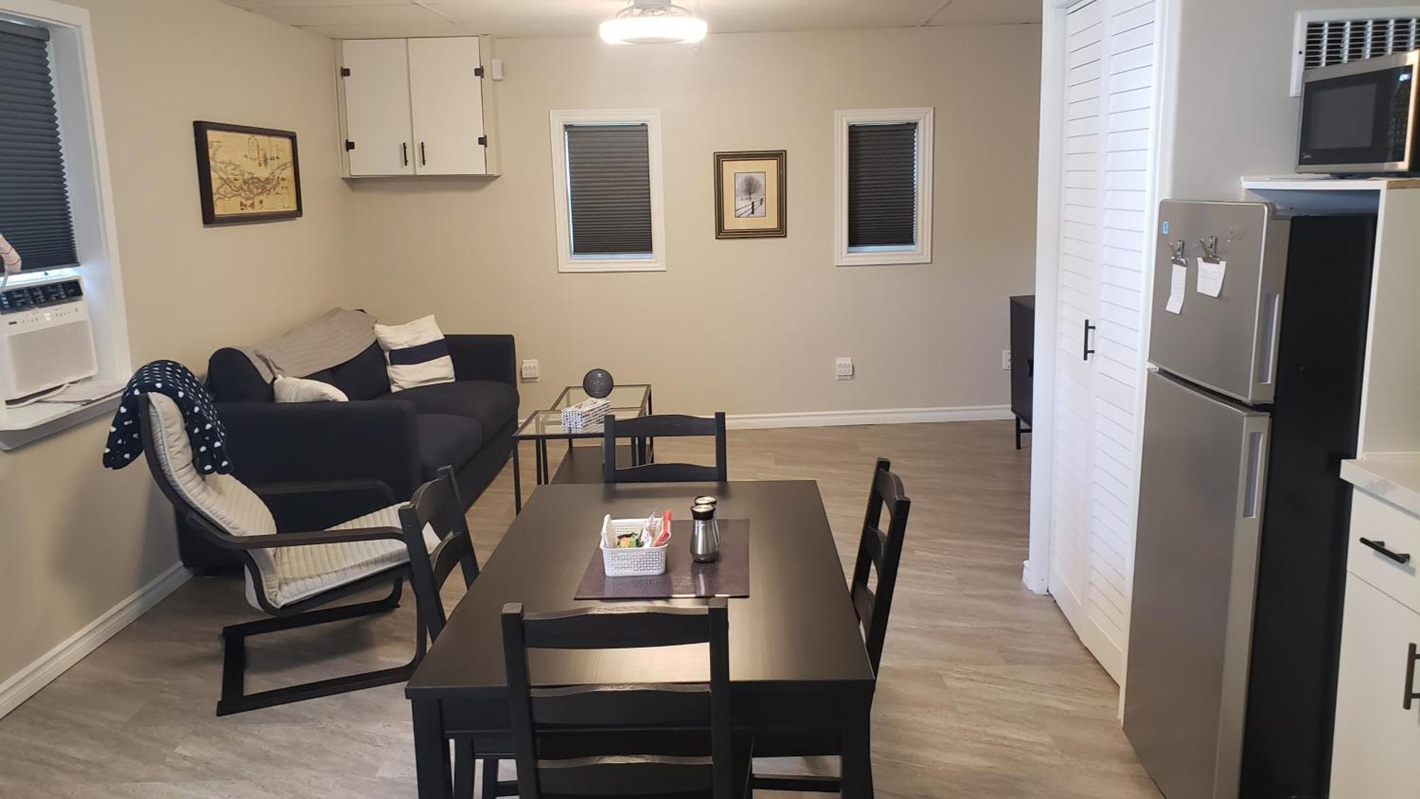 Cozy Home On A Quiet Street Minutes To Dt Kingston Exterior photo